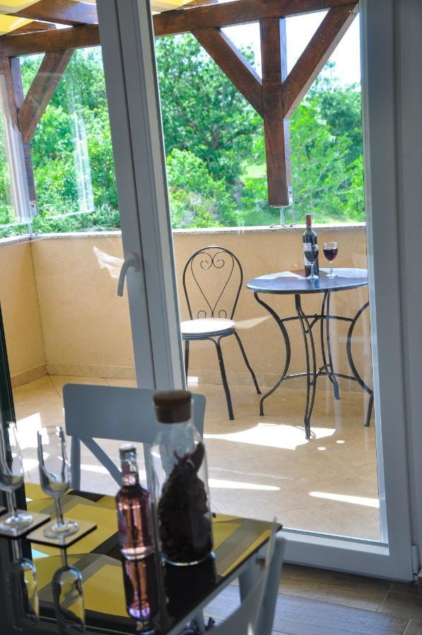 Apartmani Carnizza Ražanac Exterior foto