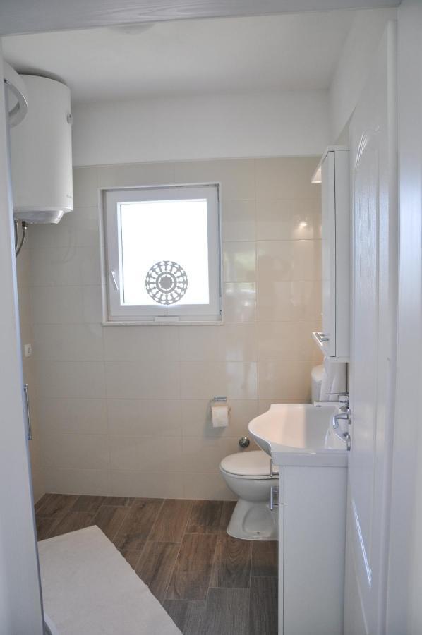 Apartmani Carnizza Ražanac Exterior foto